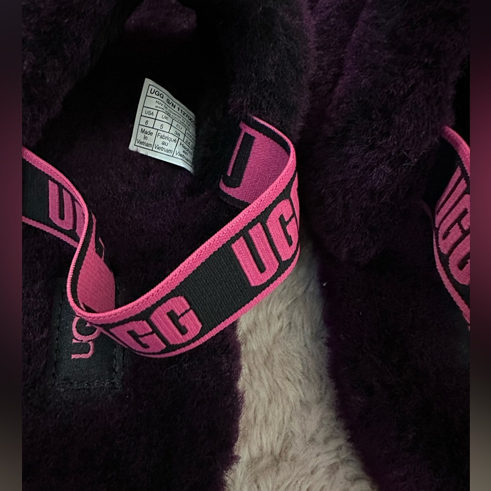 UGG Slides - Picture 5 of 6